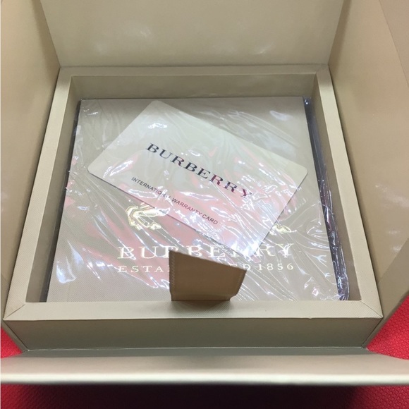 BURBERRY,  UNISEX, Gold City Exaggerated Check Watch BU9026 - Picture 11 of 13